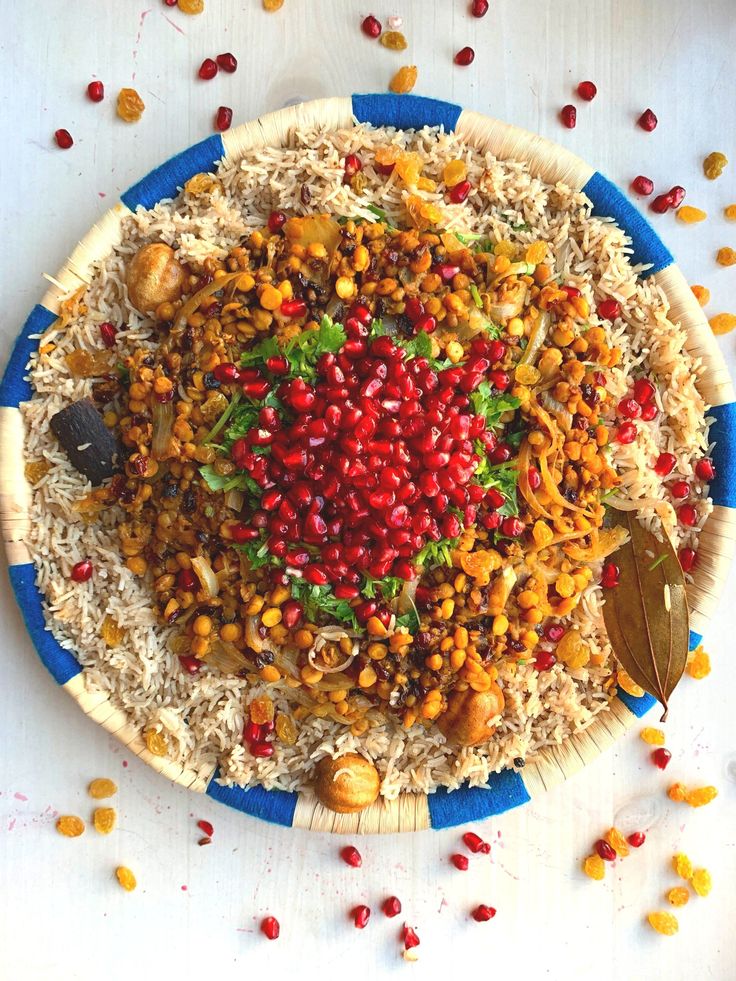 قبولی عمانی با حبوبات و انار